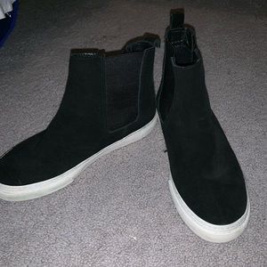 High top Chelsea sneakers!